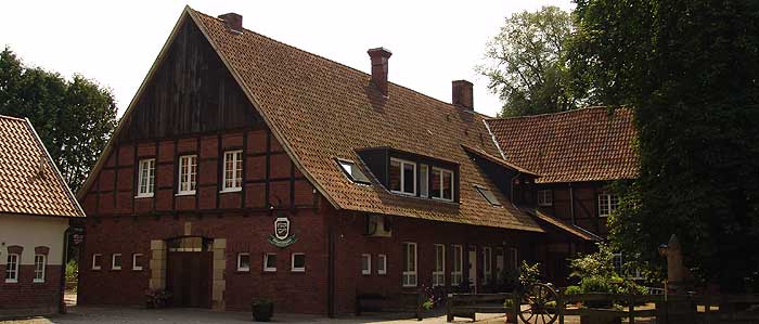 Historische Aufnahme der Hofstelle Sonnenhof am Alten Postweg